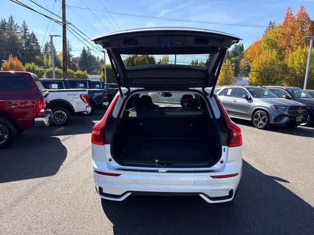 Used 2023 Volvo XC60 T8 Plus w/ Climate Package AWD/4WD image 9