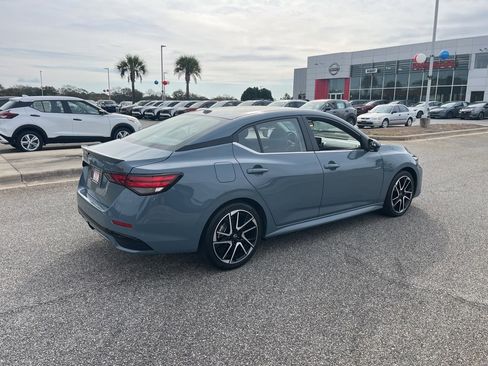Used 2024 Nissan Sentra SR w/ SR Premium Package image 5