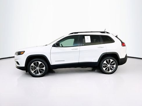 Used 2022 Jeep Cherokee Limited w/ Elite Package AWD/4WD image 4