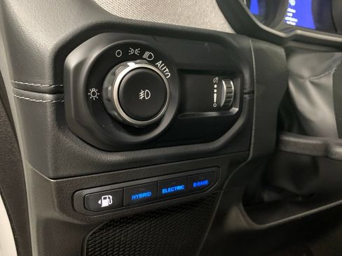 Used 2024 Jeep Wrangler Unlimited Sahara w/ Safety Group AWD/4WD image 17