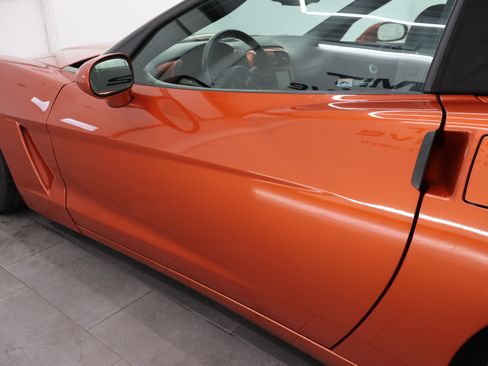 Used 2005 Chevrolet Corvette Convertible w/ Preferred Equipment Group RWD image 27
