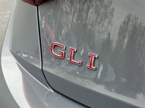 Used 2024 Volkswagen Jetta GLI 40th Anniversary Edition image 29