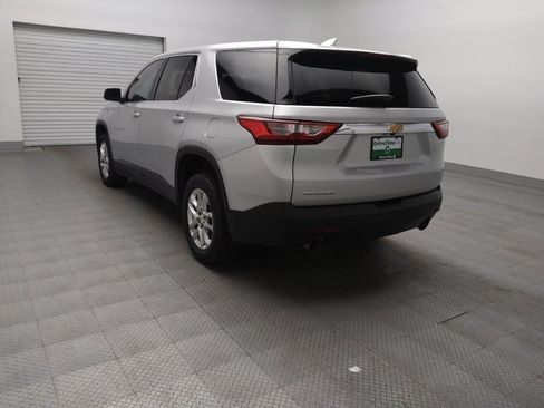 Used 2021 Chevrolet Traverse LS FWD image 5