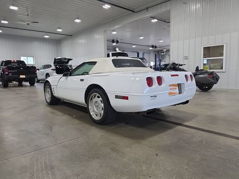 Used 1992 Chevrolet Corvette Convertible RWD image 6