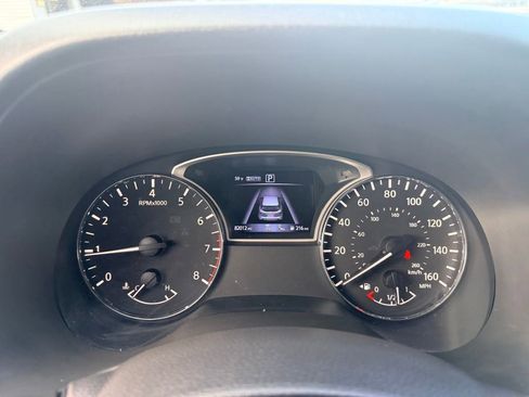 Used 2020 Nissan Pathfinder SV AWD/4WD image 23