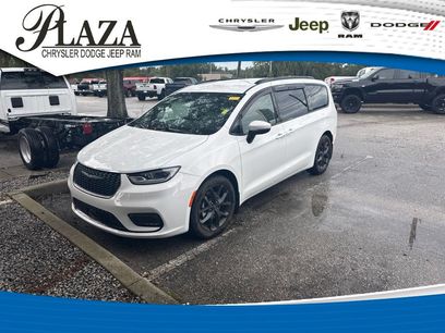 Certified 2023 Chrysler Pacifica Touring-L w/ S Appearance Package