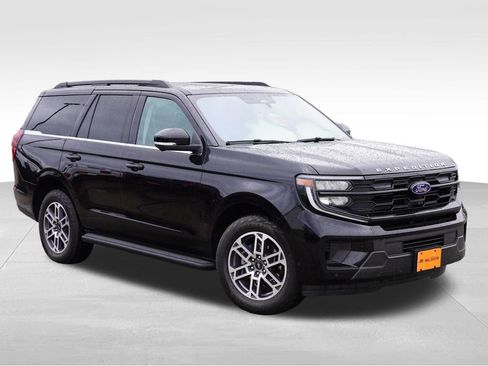 Used 2025 Ford Expedition Active AWD/4WD image 1