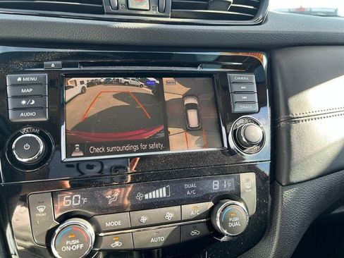 Used 2019 Nissan Rogue SL w/ Premium Package FWD image 12