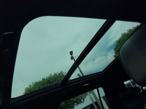 Used 2022 GMC Yukon XL Denali image 21