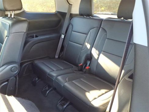 Used 2023 GMC Acadia SLT image 9