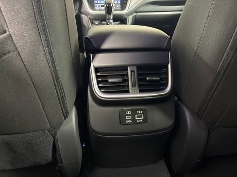 Used 2025 Subaru Outback Premium w/ Popular Package #1A image 16