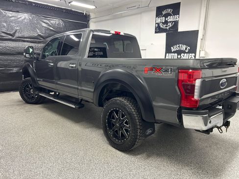 Used 2017 Ford F250 Lariat w/ Lariat Ultimate Package AWD/4WD image 4