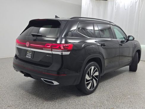 Used 2024 Volkswagen Atlas SE image 12