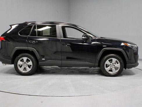 Used 2025 Toyota RAV4 LE AWD/4WD image 5