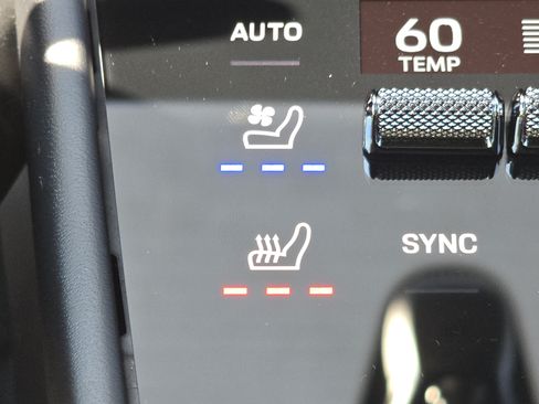 Certified 2026 Porsche Cayenne AWD/4WD image 8