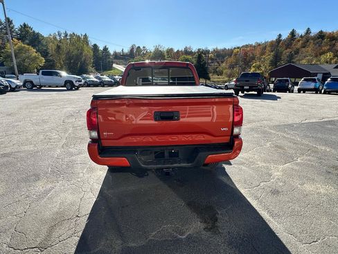 Used 2017 Toyota Tacoma TRD Sport w/ Tow Package (A/T) image 5