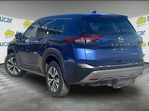 Used 2021 Nissan Rogue SV image 4