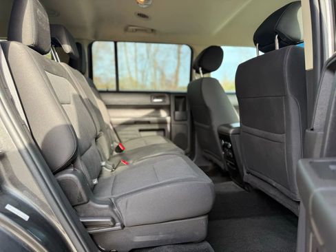 Used 2018 Ford Flex SE image 30