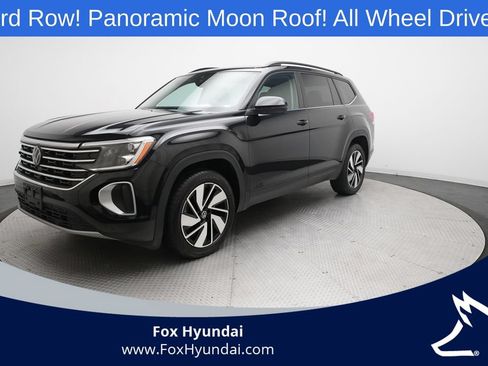 Used 2024 Volkswagen Atlas SE AWD/4WD image 1