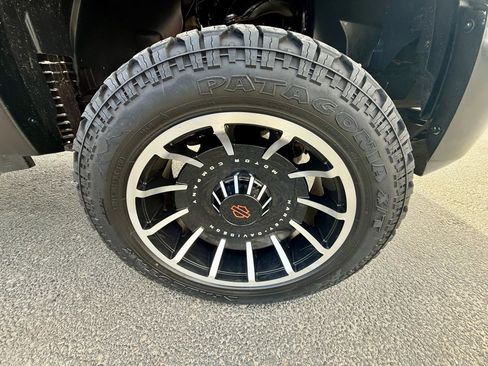 Used 2019 Ford F150 Lariat w/ Equipment Group 502A Luxury image 17