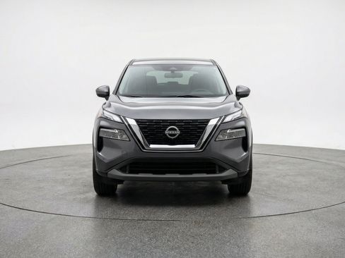Used 2025 Nissan Rogue SV FWD image 2