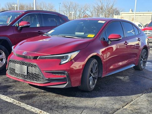 Certified 2024 Toyota Corolla SE image 3