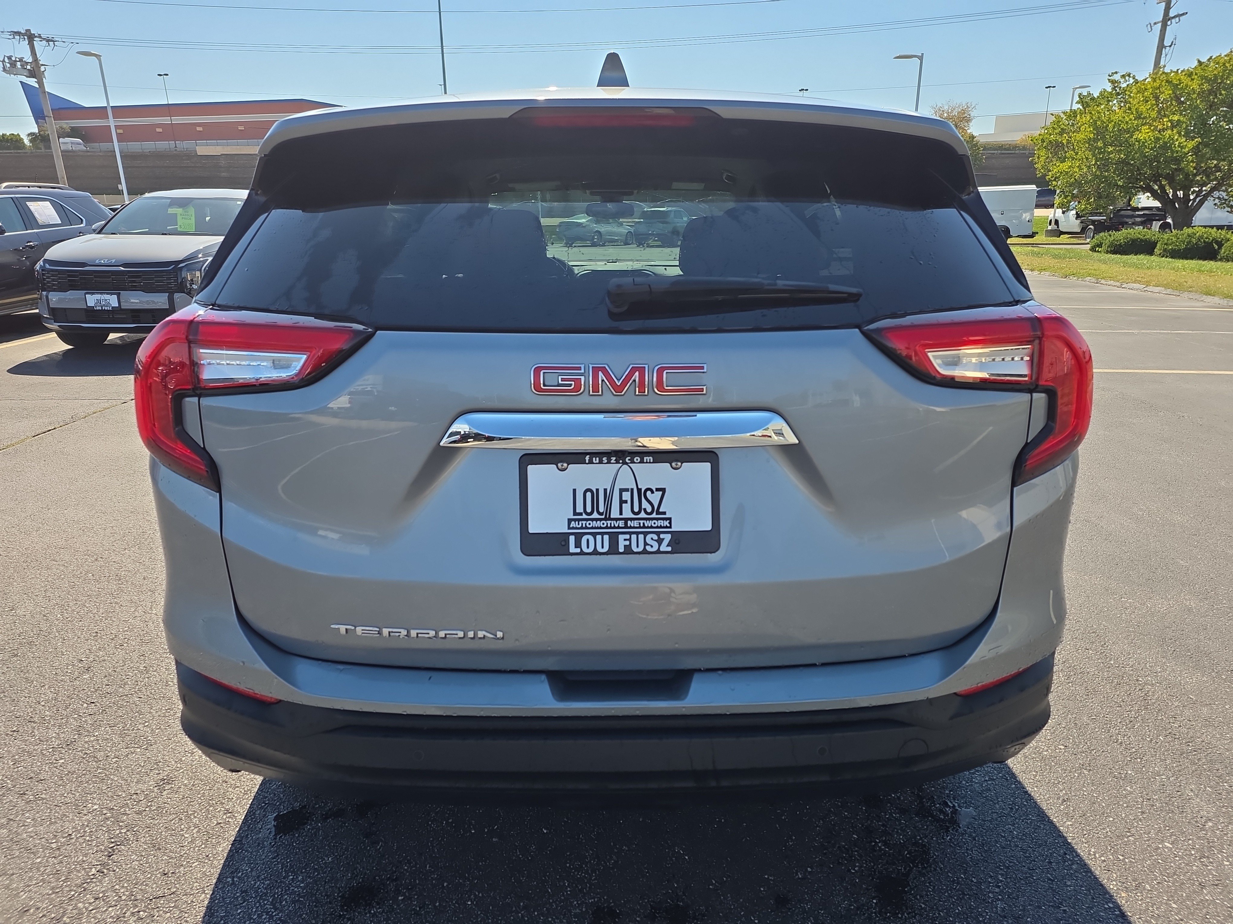 Used 2023 GMC Terrain SLE FWD image 5