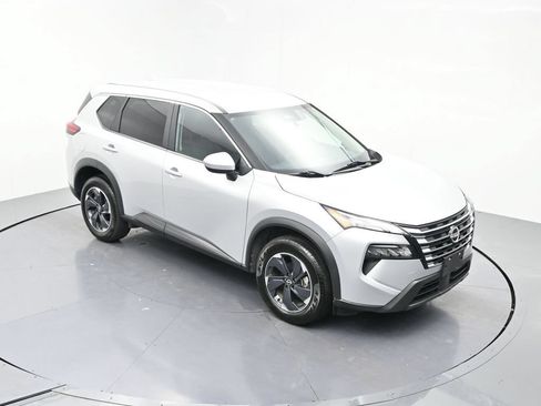 Used 2024 Nissan Rogue SV AWD/4WD image 17