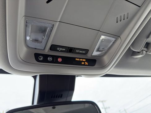 Used 2023 GMC Terrain SLE image 44