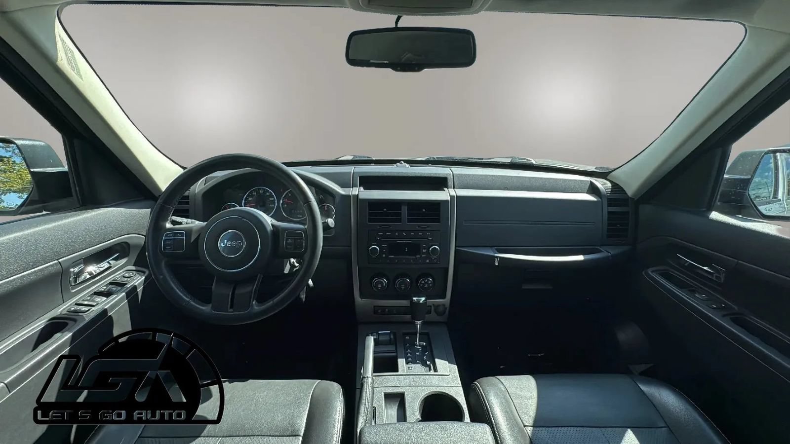 Used 2012 Jeep Liberty Sport AWD/4WD image 9