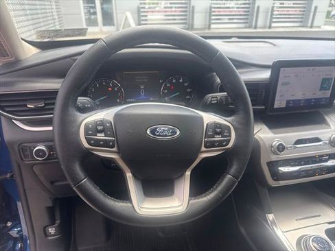 Used 2021 Ford Explorer XLT w/ Equipment Group 202A AWD/4WD image 42