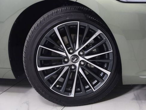 Used 2024 Lexus ES 350 w/ Premium Package image 15