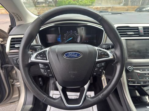 Used 2015 Ford Fusion SE w/ Equipment Group 202A AWD/4WD image 25