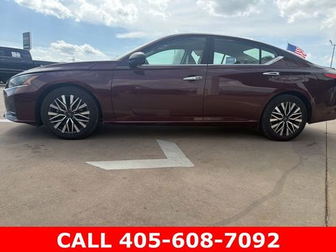 Used 2025 Nissan Altima 2.5 SV image 6