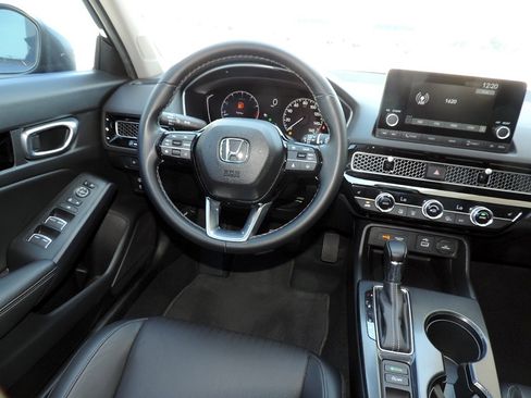 Used 2024 Honda Civic EX-L image 18