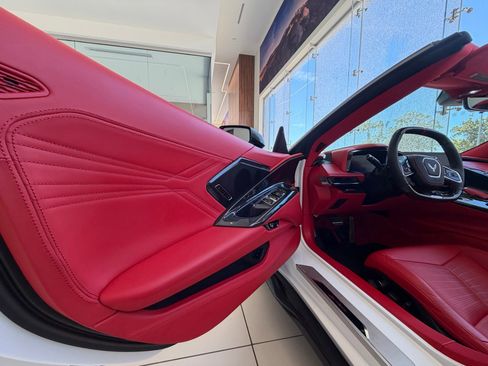 Used 2023 Chevrolet Corvette Z06 w/ Z07 Performance Package image 8