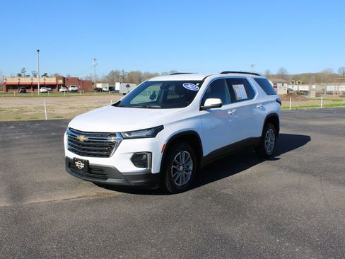Used 2023 Chevrolet Traverse LT FWD image 4