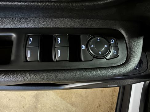 Used 2022 GMC Terrain SLT w/ Infotainment Package II image 28