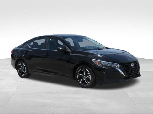Used 2024 Nissan Sentra SV FWD image 2