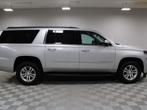 Used 2018 Chevrolet Suburban LT image 11