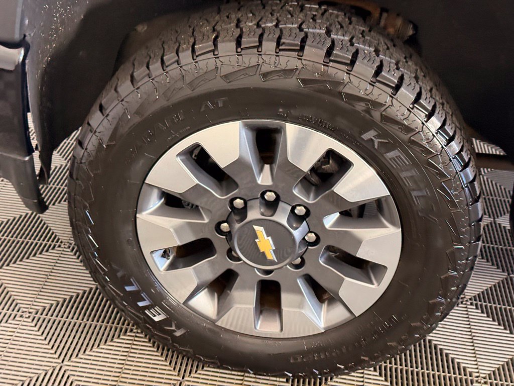 Used 2022 Chevrolet Silverado 2500 Custom w/ Custom Value Package AWD/4WD image 19