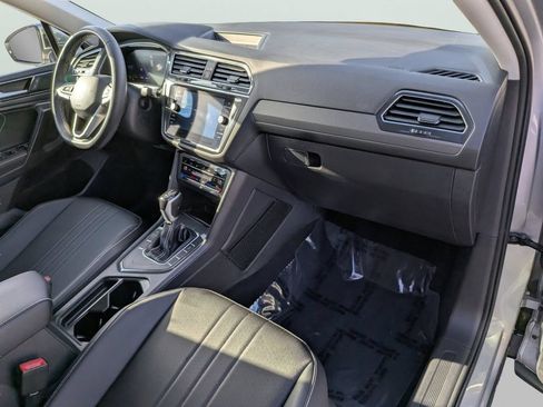 Certified 2023 Volkswagen Tiguan SE FWD image 9