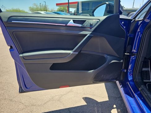 Used 2017 Volkswagen Golf R 4-Door AWD/4WD image 11