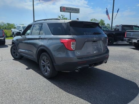 Used 2022 Ford Explorer XLT w/ Equipment Group 202A image 10