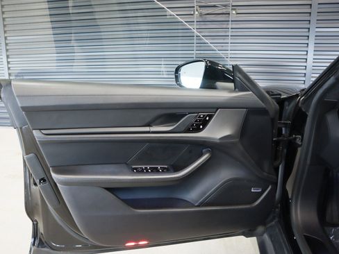 Used 2021 Porsche Taycan Turbo image 27