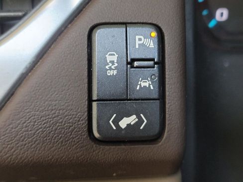 Used 2020 Chevrolet Suburban Premier RWD image 24