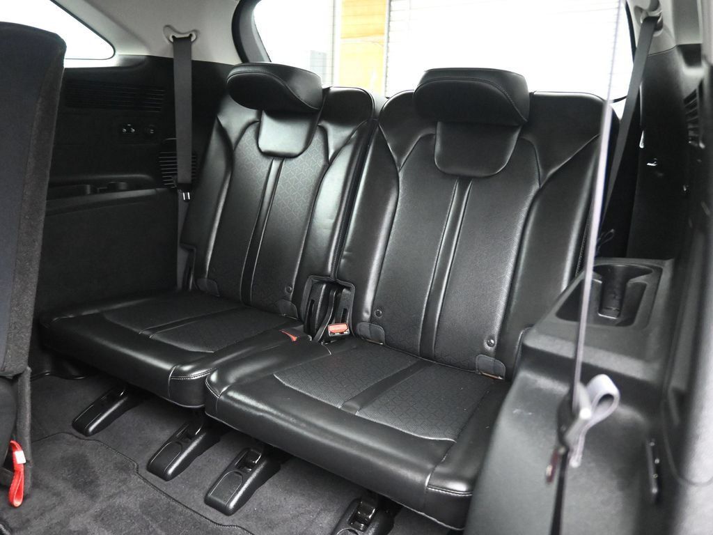 Used 2023 Kia Sorento S FWD image 39