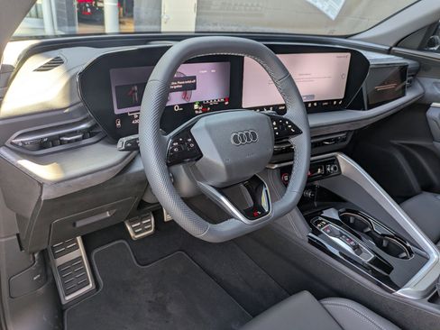 New 2026 Audi SQ5 Prestige AWD/4WD image 9