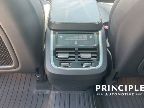 Certified 2025 Volvo XC90 B5 Plus w/ Protection Package Premier image 33