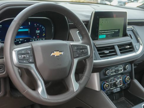 Used 2024 Chevrolet Tahoe LT w/ LT Signature Package image 6